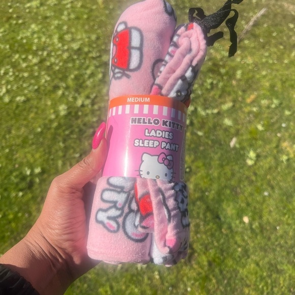 - Hello Kitty Valentine’s day Pajama pants and slippers , NWT - Picture 4 of 8